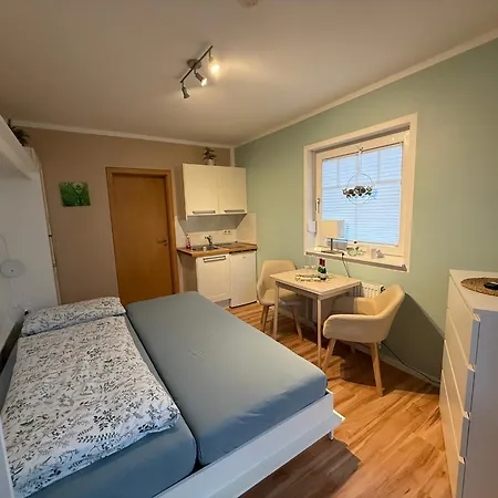 Ferienzimmer/wohnung Am Kurstrand, Wlan Apartment Zingst